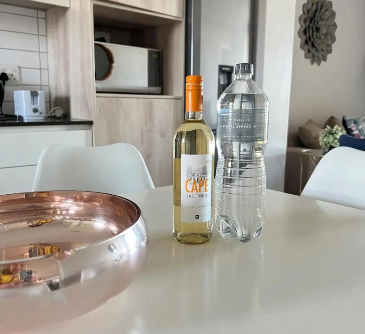 Stylish Waters Edge Apartment Le Cap